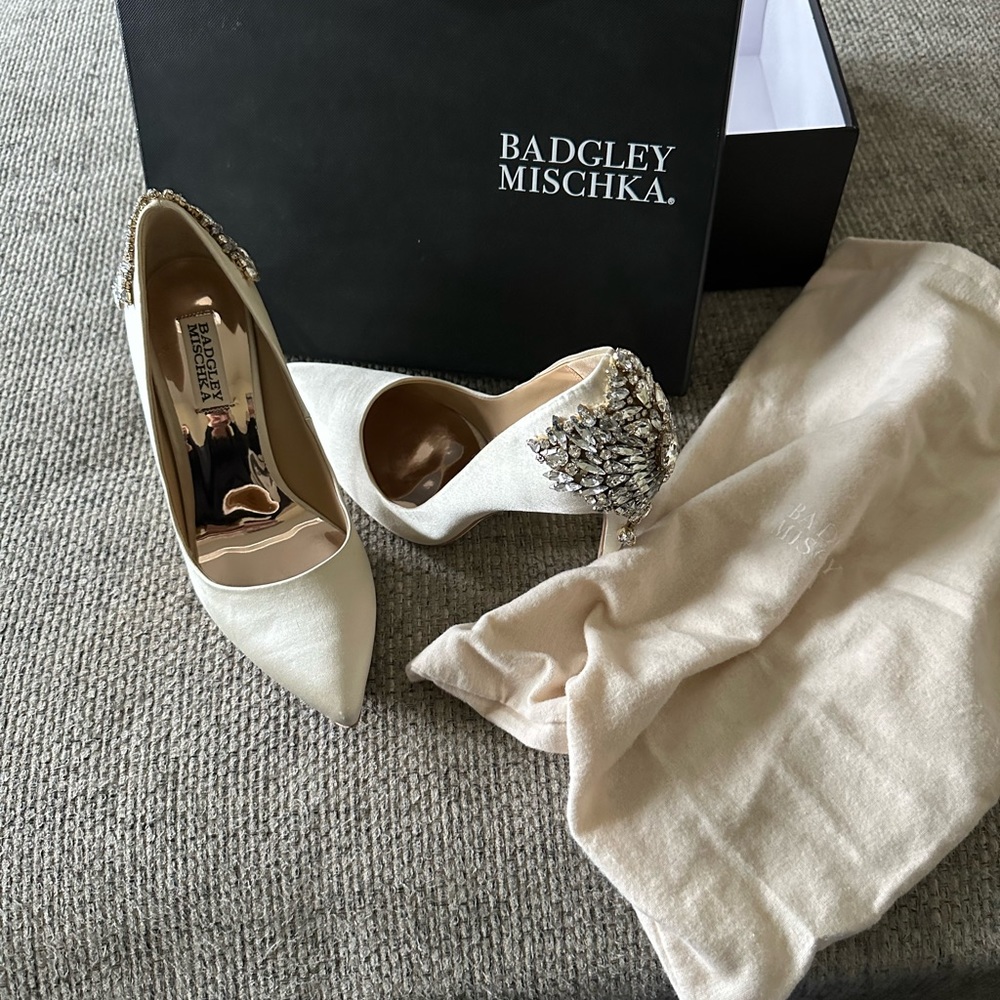 White heels with bling sz8